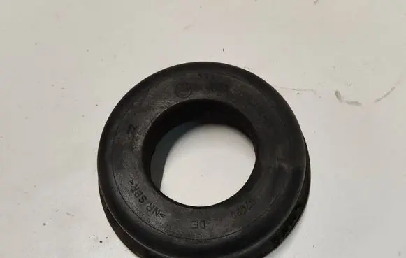 BMW 1 F20 F21 Rear coil spring rubber mount 6764419 33536764419