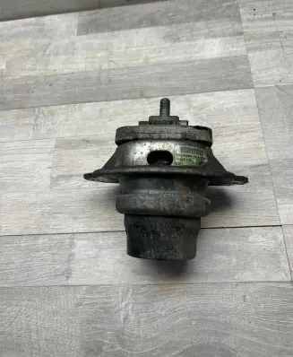 Land Rover Discovery 4 - LR4 Engine mount bracket AH226A003BA 4518082121