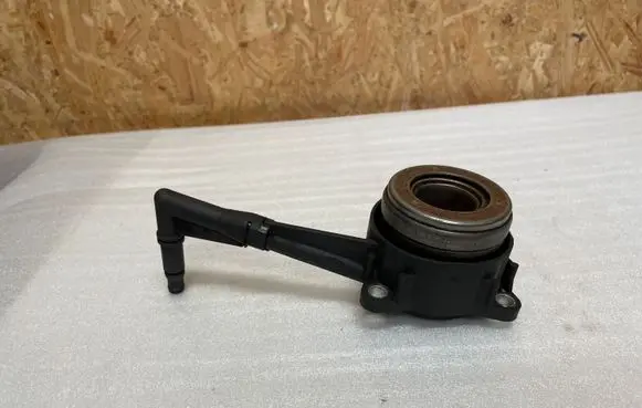 Volkswagen PASSAT B7 clutch release bearing F228481