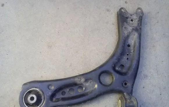 Volkswagen Golf VII Front lower control arm/wishbone 5Q0407151J