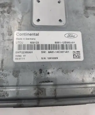 Ford Fiesta Engine control unit/module ECU 8A6112B565AH 00230308
