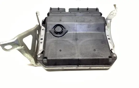 Toyota Avensis T270 Engine control unit/module 8966105D51