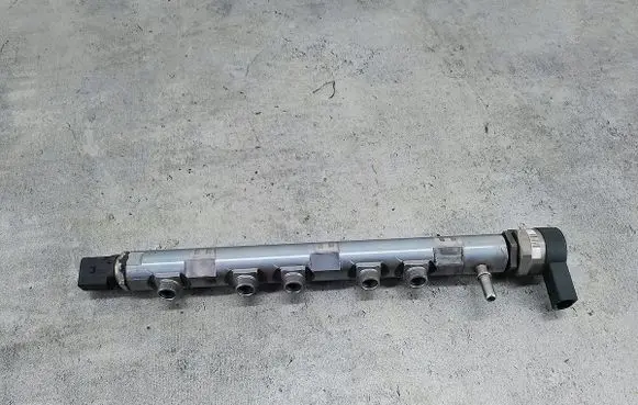 BMW 3 E90 E91 Fuel main line pipe