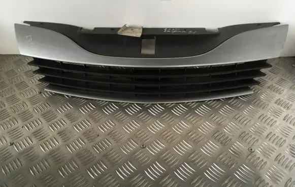 Renault Laguna II Front bumper upper radiator grill 8200012581