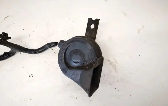 Hyundai i30 Horn signal 28r000073 28r-000073