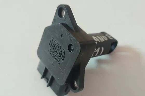 Toyota Highlander XU20 Mass air flow meter 2220421010 1974002000