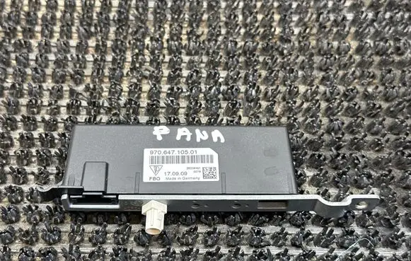 Porsche Panamera (970) Aerial antenna amplifier 97064710501