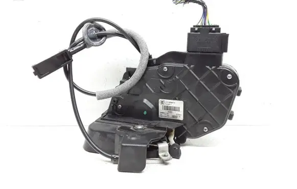 Volvo V70 Front door lock 31253674