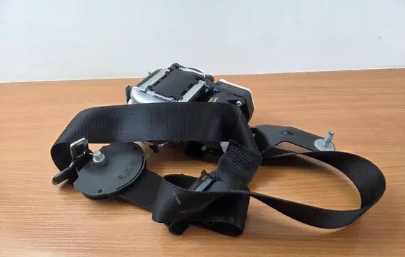 Mercedes-Benz E AMG W212 Front seatbelt 621933200E N3550160085
