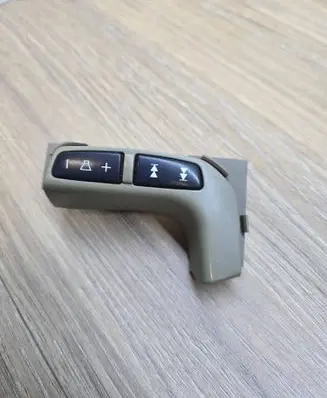 Volvo XC70 Steering wheel buttons/switches 30739571