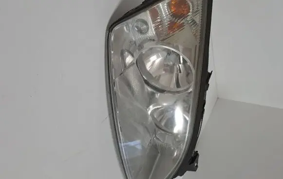 Ford Mondeo Mk III Headlight/headlamp 1S7113005SC 0301174204