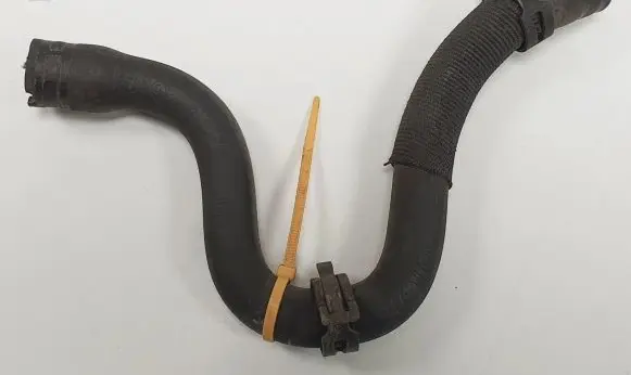 Mercedes-Benz A W169 Engine coolant pipe/hose A1695010782