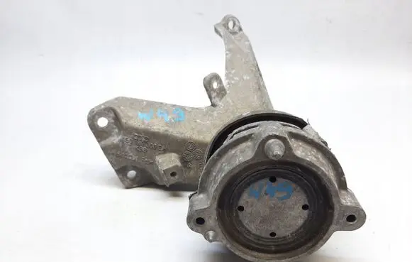 Audi A8 S8 D3 4E Engine mounting bracket 4E0199308BH