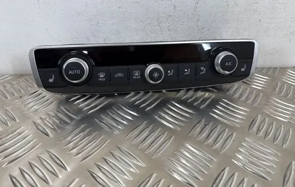 Audi A3 S3 8V Climate control unit 8V0820043Q
