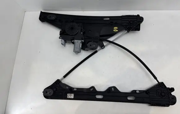 Opel Mokka X Front door window regulator with motor 9828130680