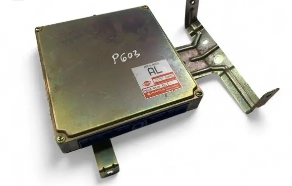 Nissan Primera Engine control unit/module ECU 2371082N10