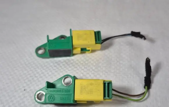 Audi A4 S4 B8 8K Airbag deployment crash/impact sensor 1K0909606C