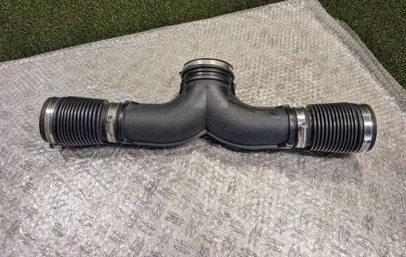 Porsche Cayenne (92A) Air intake duct part 7L5129760B 70329238