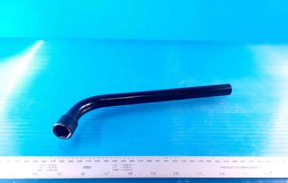 Opel Corsa D Wheel nut wrench 13107800 4610865631111A