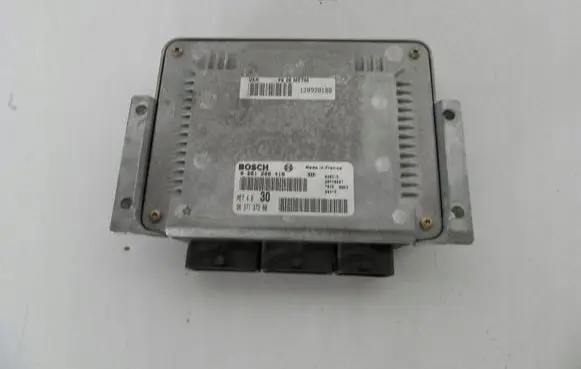 Citroen C5 Engine control unit/module ECU 9637137380