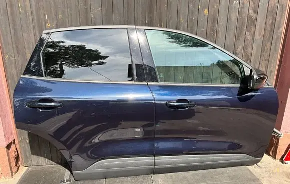 Ford Escape IV Rear door