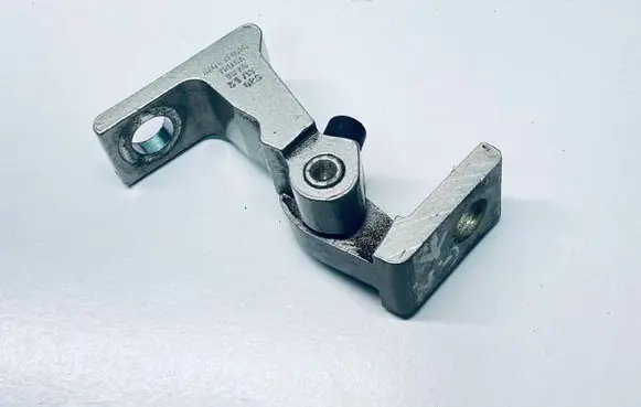 Volkswagen Jetta VI Rear door upper hinge 8K0831402G