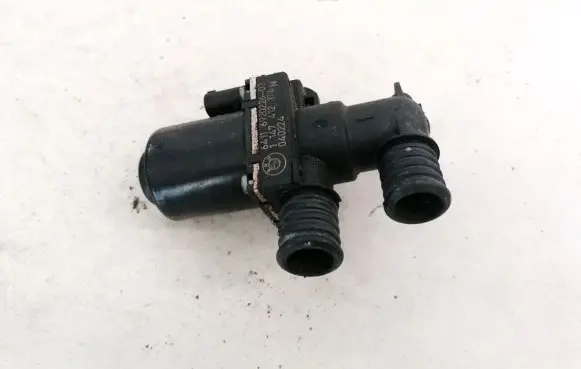 BMW 5 E60 E61 Coolant heater control valve 6411692022602 64116920226-02