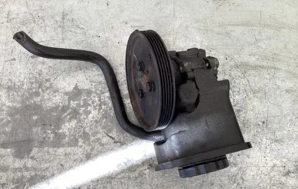 BMW 3 E46 Power steering pump 442001826A 447004876