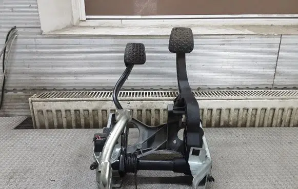 Opel Signum Pedal assembly 180080012