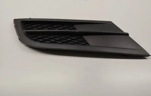 Volkswagen Jetta VI Front bumper lower grill 5C6853665H 1620208