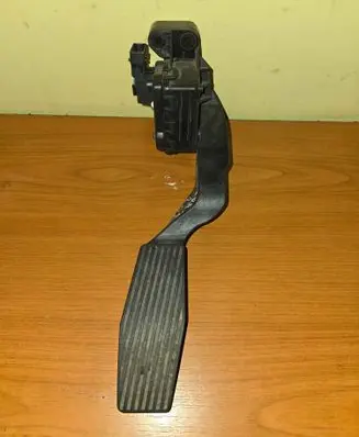 Opel Zafira A Accelerator throttle pedal 6PV00811400 9202341