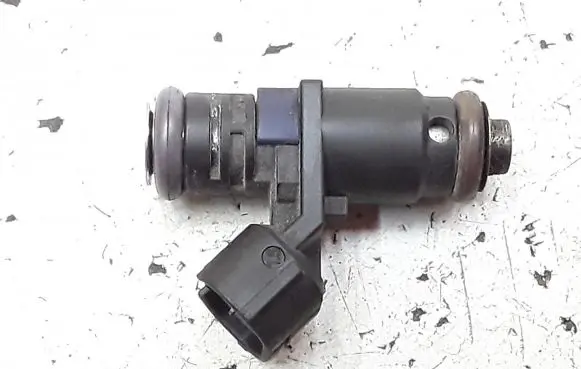 Seat Ibiza IV (6J,6P) Fuel injector 04e906031f
