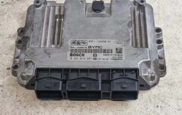 Ford Focus Engine control unit/module 8M5112A650MC