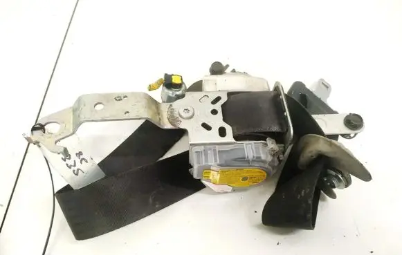 Subaru Legacy Front seatbelt E40432127