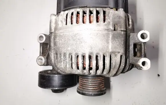 BMW 5 E60 E61 Generator/alternator 7521178 2542720F