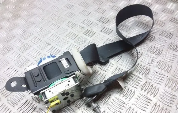 Mazda 6 Front seatbelt