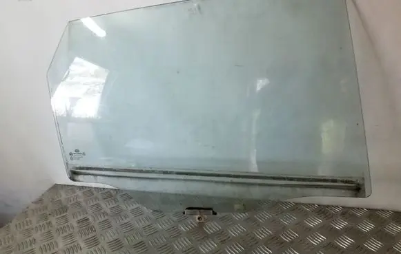 KIA Sorento Rear door window glass