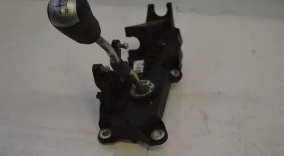 Ford Focus Gear shifter/selector 4M5R7C453