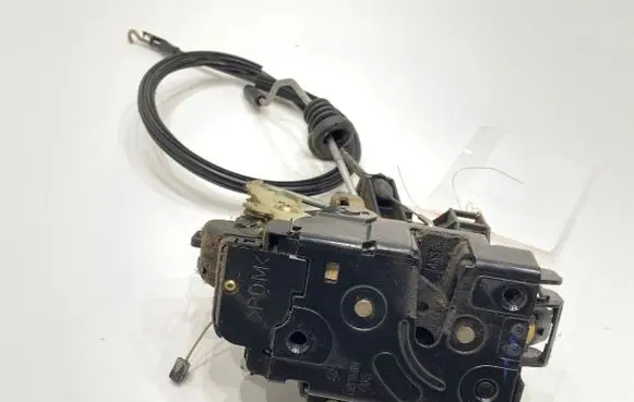 Volkswagen Polo IV 9N3 Front door lock 