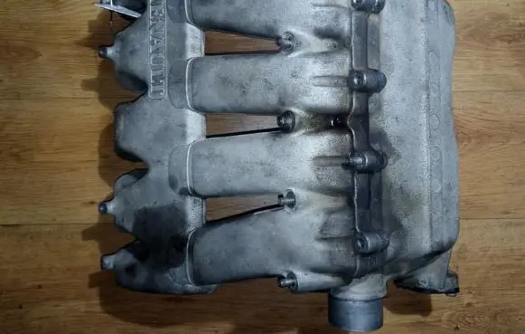 Renault Laguna I Intake manifold