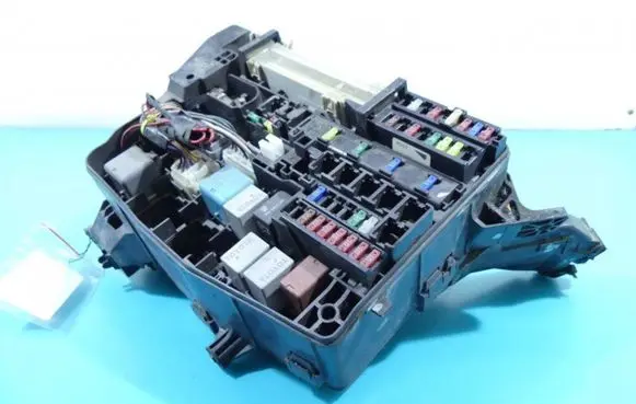 Toyota Verso Fuse box set 82111-0FC10 IMPRK1355800