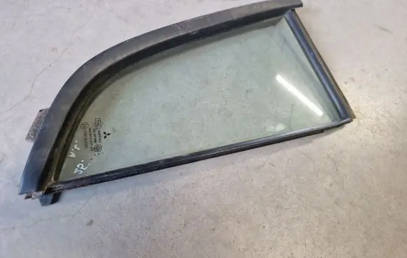 Mitsubishi L200 Rear vent window glass 