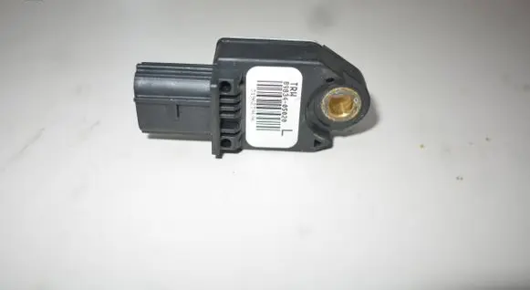 Toyota Avensis T250 Airbag deployment crash/impact sensor 8983405020