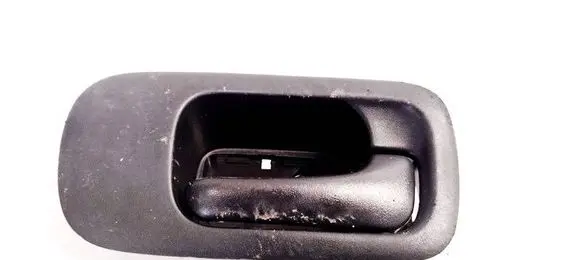 Honda CR-V Front door interior handle 