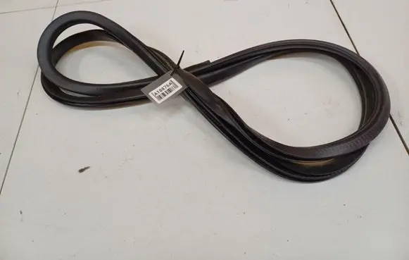 Audi A2 Rubber seal front coupe door 
