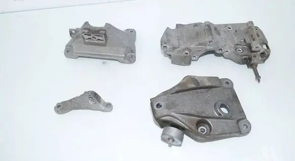 BMW 5 F10 F11 Generator/alternator bracket 6777623 7810698 13517810698
