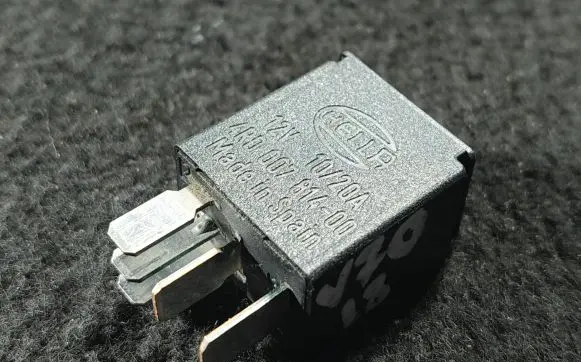 Volvo V70 Other relay 90010D0 XR000781400 6010204