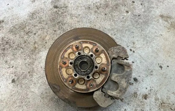 Isuzu D-Max Front wheel hub spindle knuckle