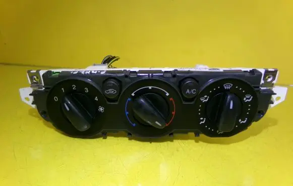 Ford Focus Climate control/heater control trim 7M5T-19980-AA