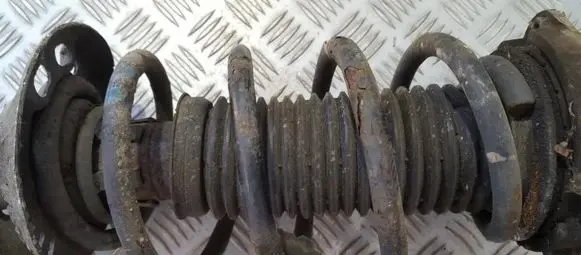 Volkswagen Golf V Front coil spring
